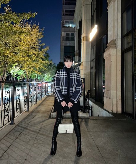 WomenK pop star high quality archive