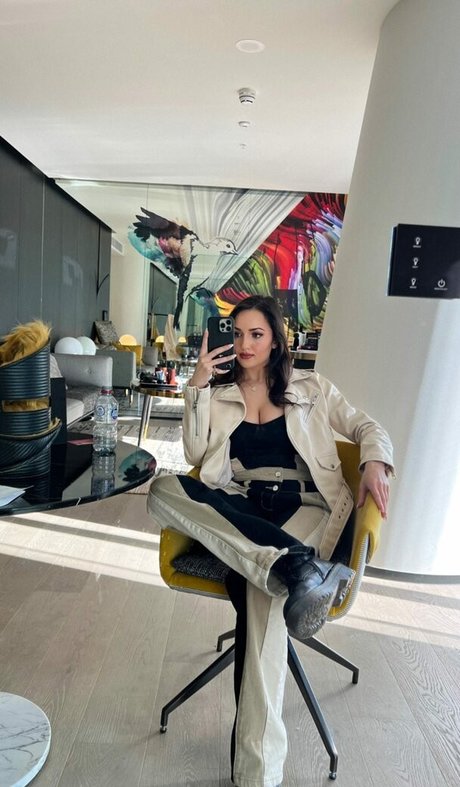 Sonia Ferraro naked actress gallery