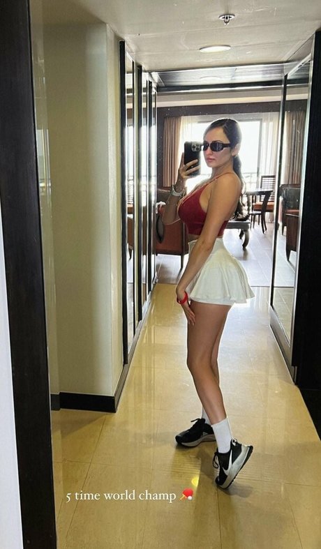 Sonia Ferraro hd model images