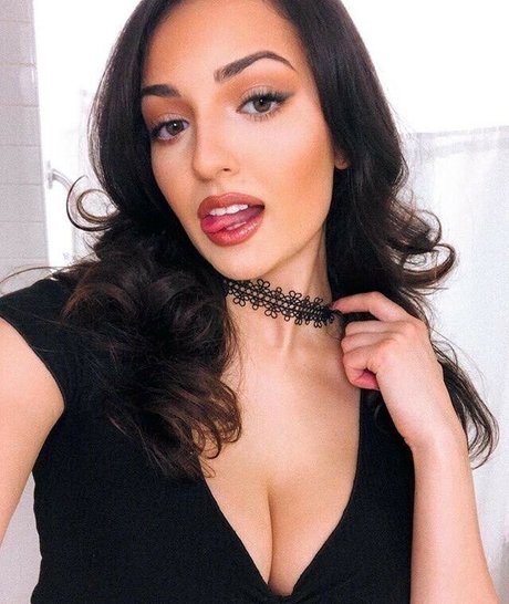 Sonia Ferraro star naked images