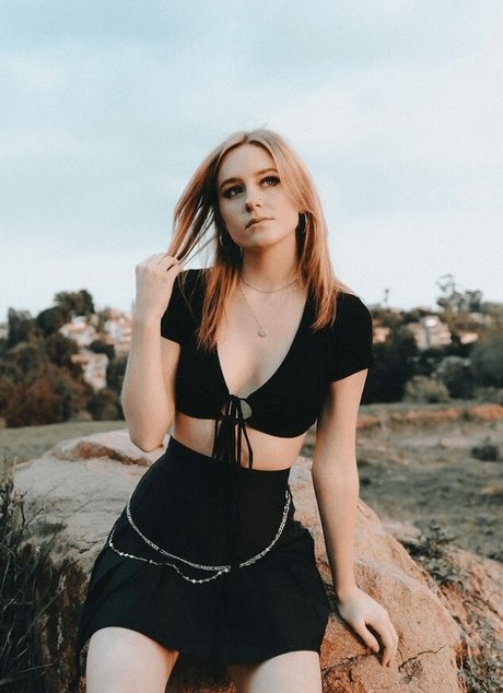 Audra Miller beautiful star image