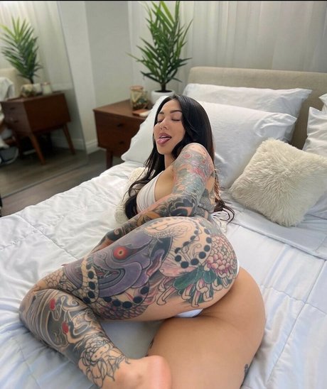 Taylor Roze high quality pornstar images