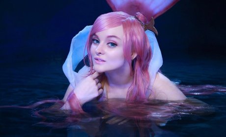 Sophie Katssby model free image