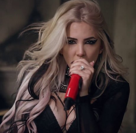 Addie Nicole Amick pornstar hd pictures