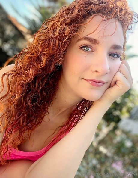 ashleyve model perfect photos