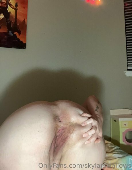 skylarswallows nudes star image