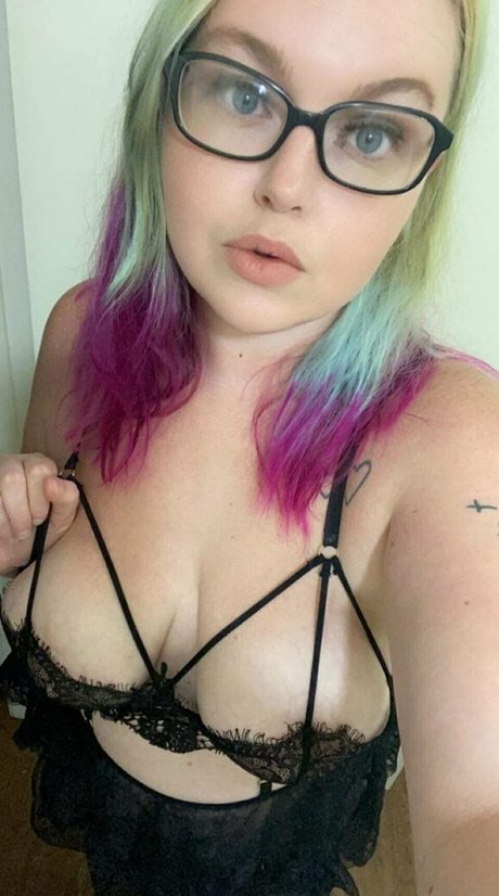 skylarswallows nude pornstar images