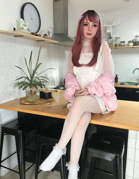 elefire the elf hot model photos