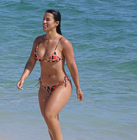 Larissa Tomasia nudes model image