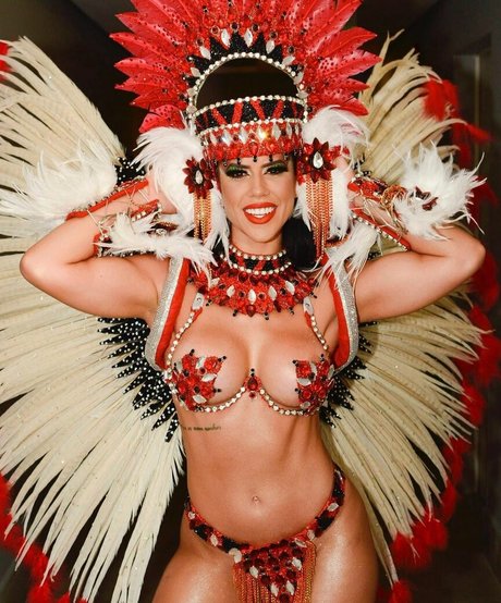 Larissa Tomasia nice model gallery