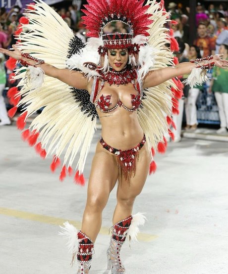 Larissa Tomasia xxx model image