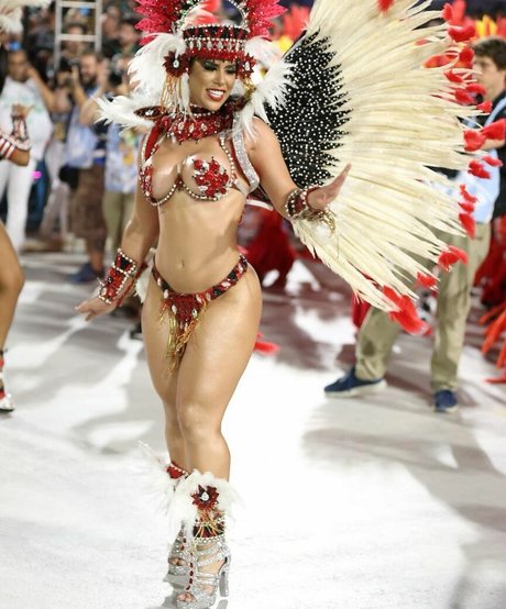 Larissa Tomasia free model image