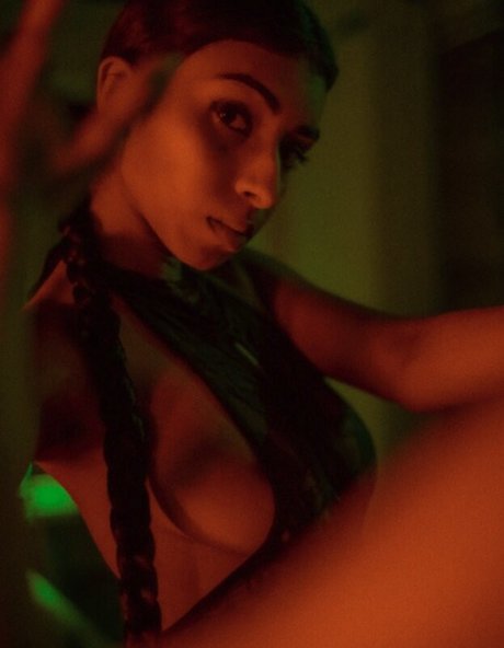 Sri Lanka hot model image