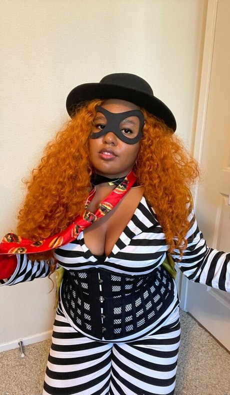 magicalmaladyfree erotic model image