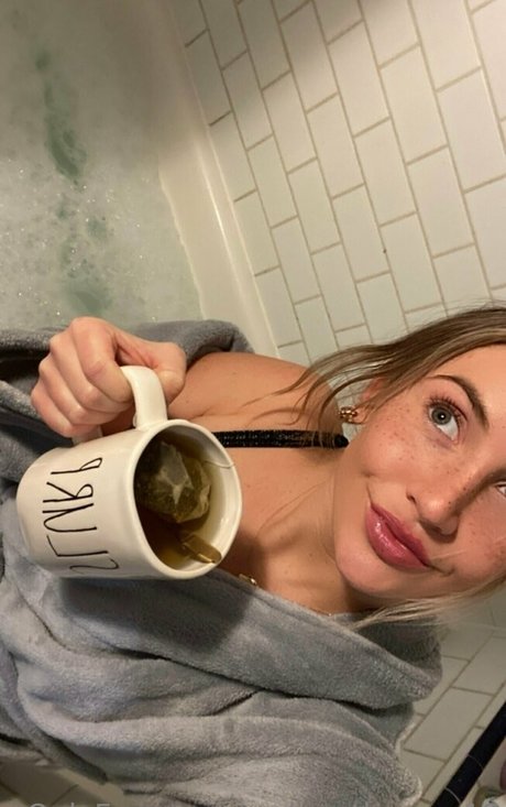 yourbabymadds model free picture