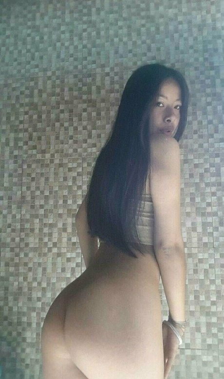 alicebakerr erotic model picture