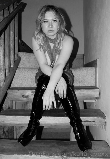 kaiia evexx hot star img