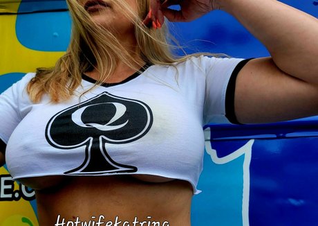 hotwifekatrinafree pornographic model photos