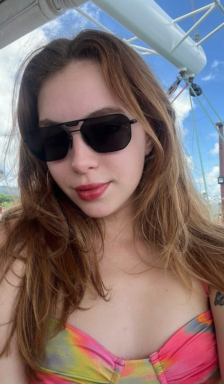 Fernanda Schneider model pretty archive