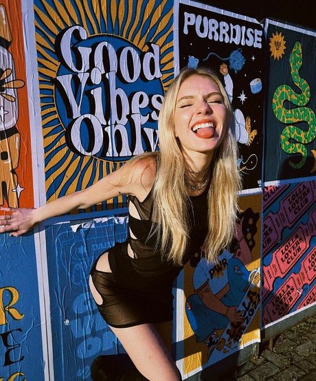 Fernanda Schneider model exclusive photo