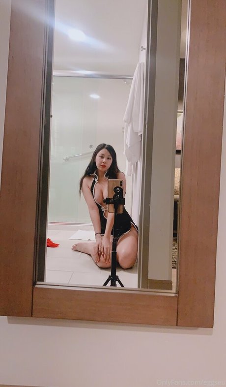 eggsol model erotic gallery