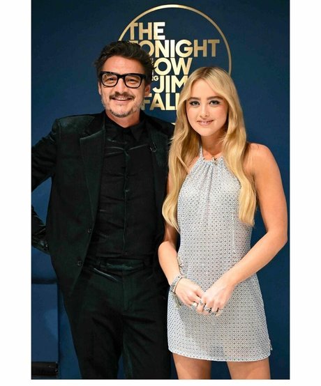 blonde shemale onlyfans free pic