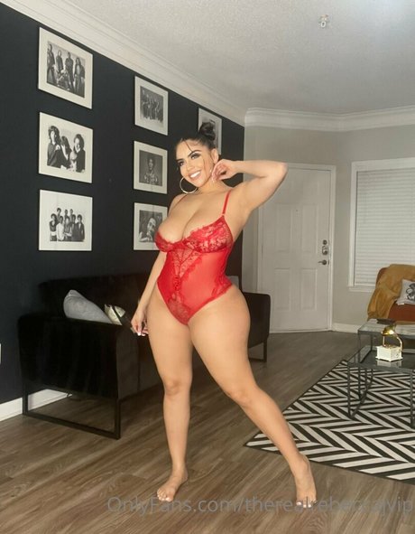 sm00ches pornstar beautiful img