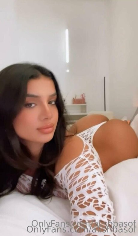 Alishbasheikh naked actress photo