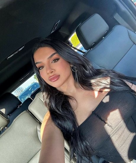 Alishbasheikh model sex picture