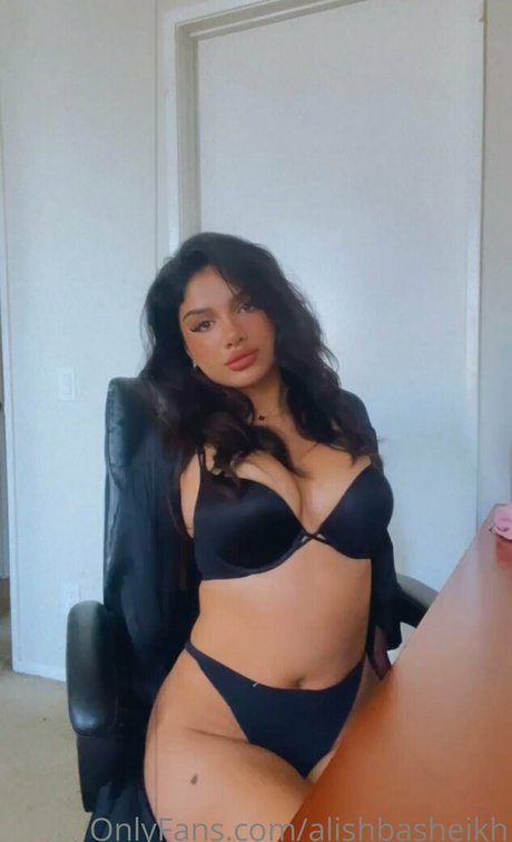 Alishbasheikh star photos