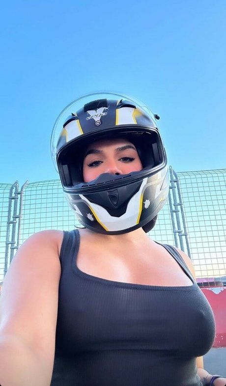 Alishbasheikh erotic actress photos