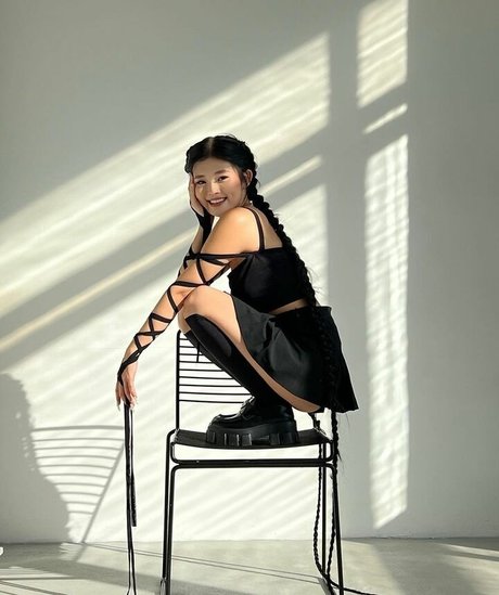 Kika Kim model perfect image