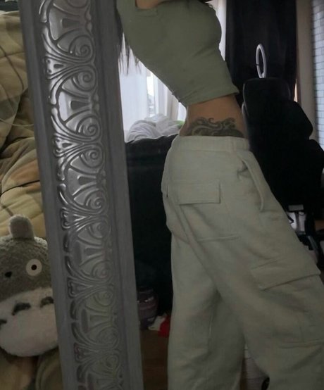 Alliury perfect actress photos