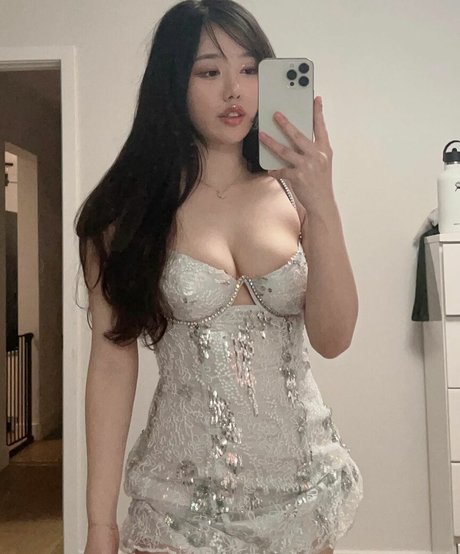 Ploo adult model img