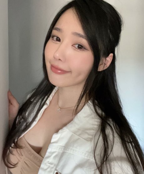 Ploo nude pornstar pic