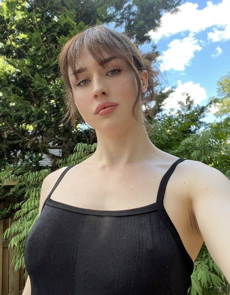 Hazel Lush xxx model pics