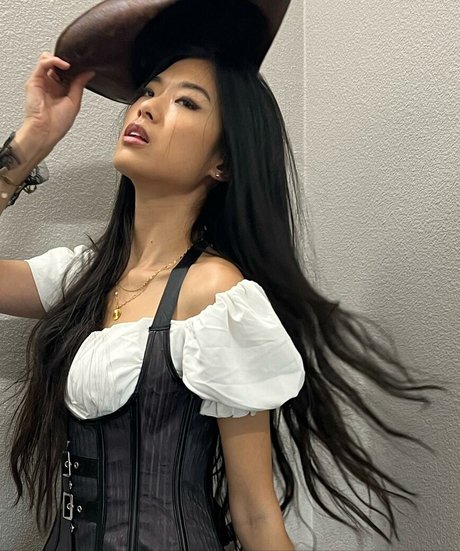 shemale fucks girl onlyfans nice pictures