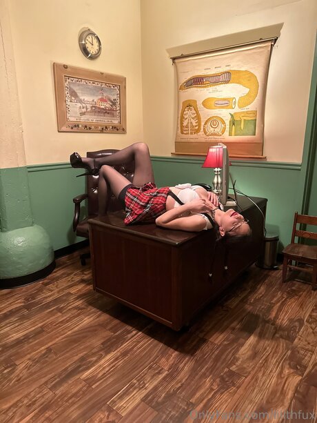 Lilithfux model porn pictures