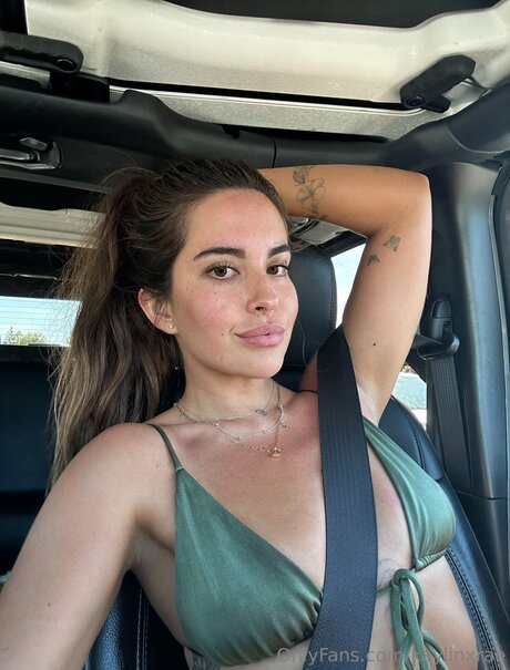 Kaylinxrae model top images