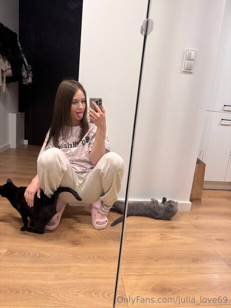 Julia Love69 exclusive star galleries