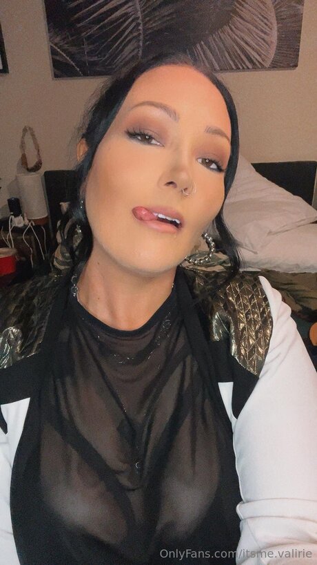 Itsme Valirie star perfect pics
