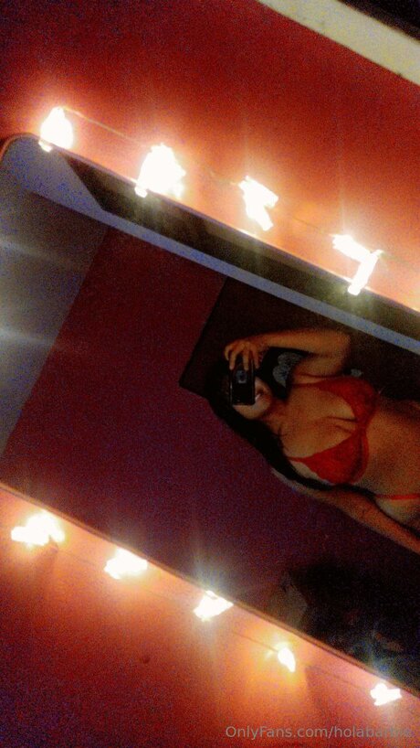 Holabarbie model image