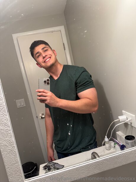 Homemadevideosxx naked star image