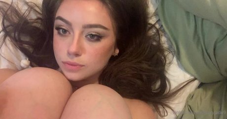 JuicyJade9 erotic model gallery