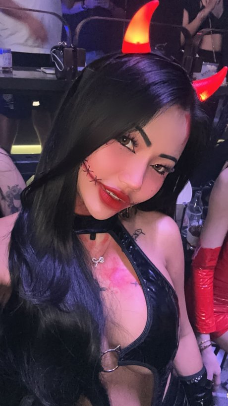 Praew Phatcharin star hd archive