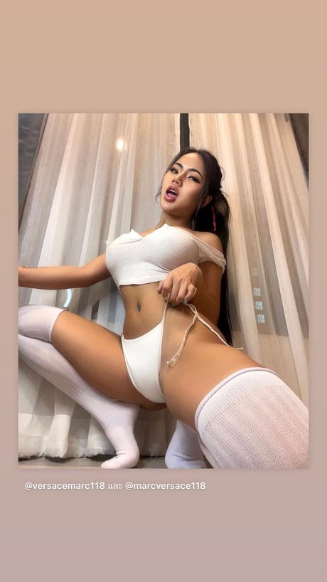 Praew Phatcharin model hot photos