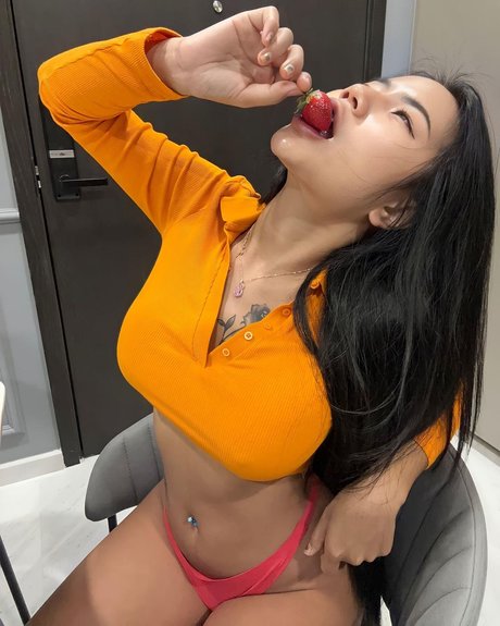 Praew Phatcharin model beautiful img