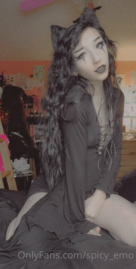 Spicyemo model pornographic pic