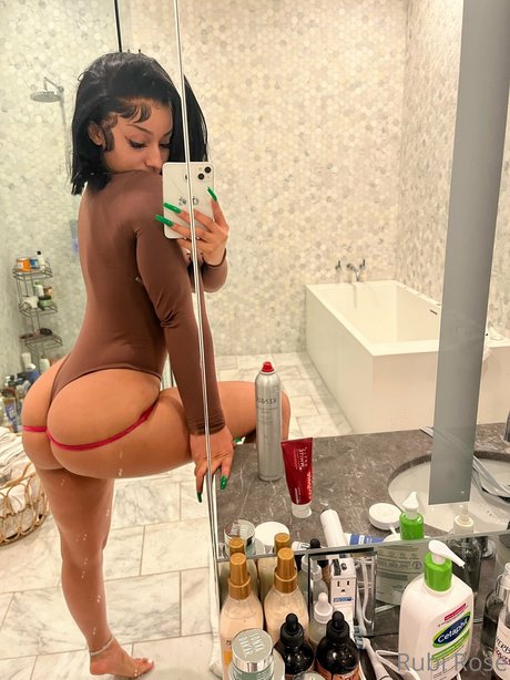 Rubi Rose model pornographic pic