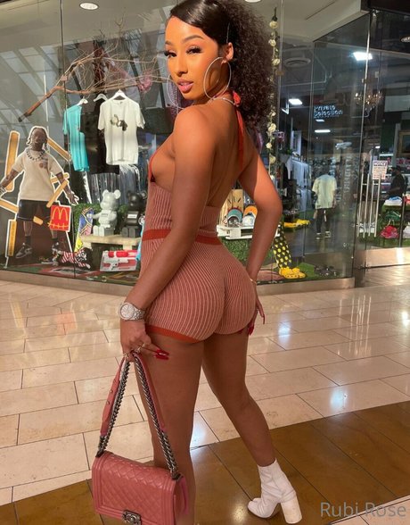 slut milf onlyfans porn picture